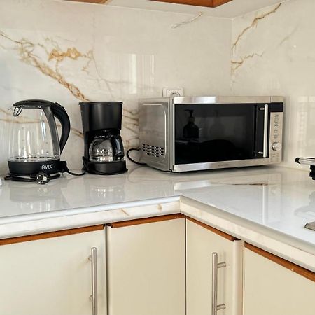 Sunny Apartment For Couples & Friends In Centre イラクリオン エクステリア 写真