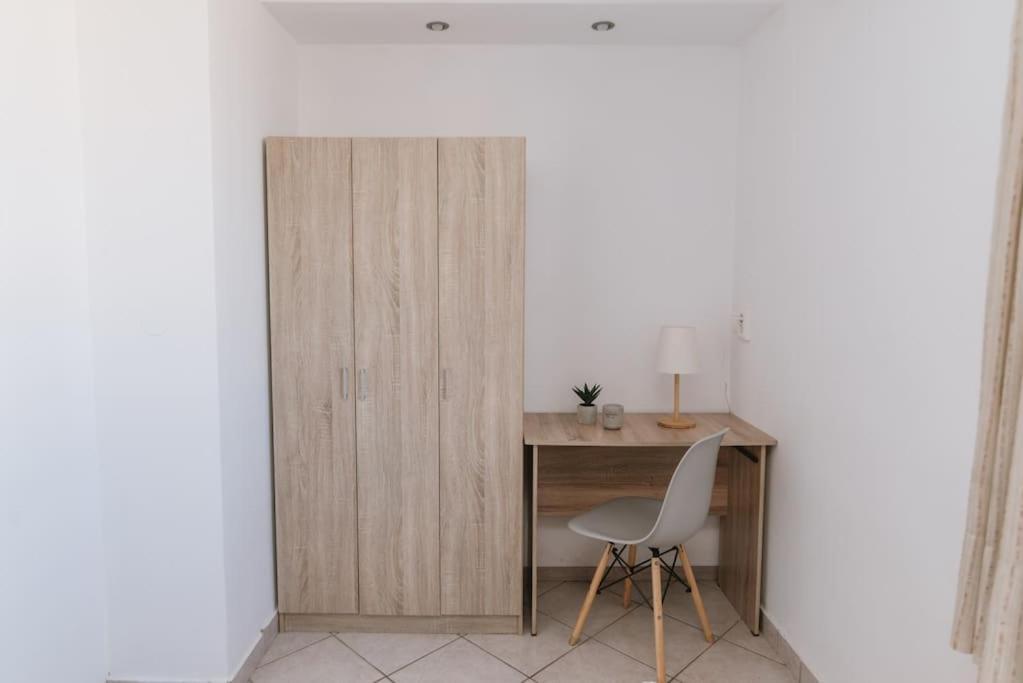 Sunny Apartment For Couples & Friends In Centre イラクリオン エクステリア 写真