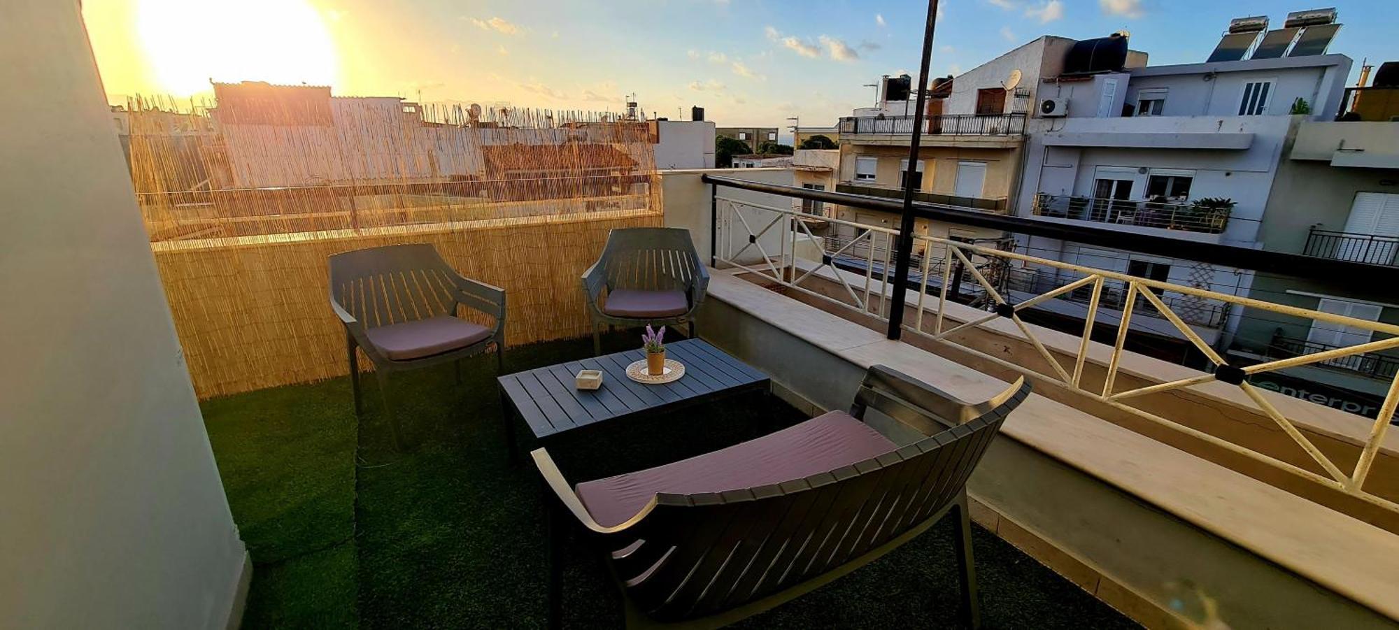 Sunny Apartment For Couples & Friends In Centre イラクリオン エクステリア 写真