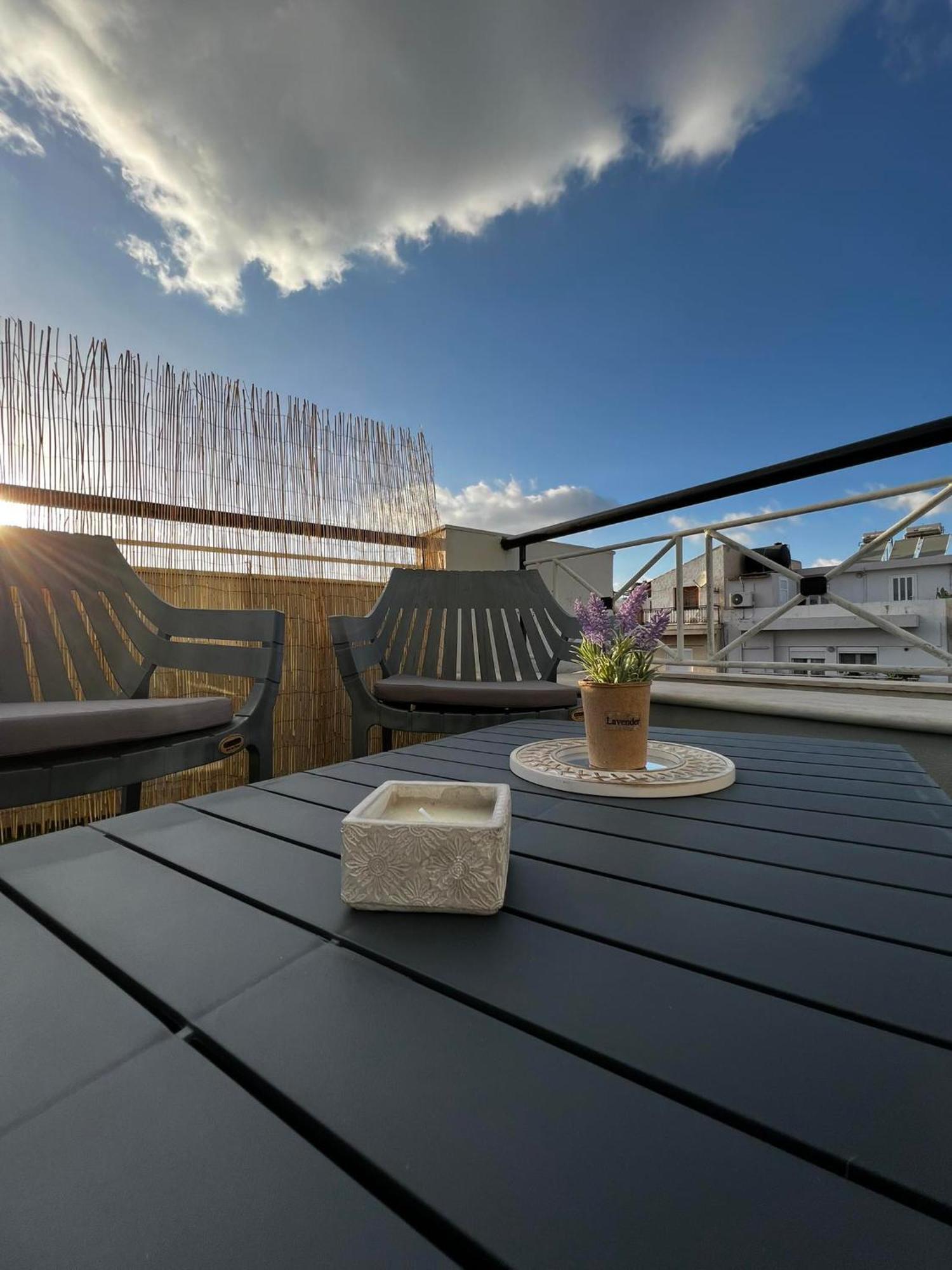 Sunny Apartment For Couples & Friends In Centre イラクリオン エクステリア 写真